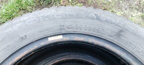 Pneu Nokian 195/60/r15 - 5