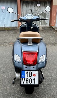 Vespa GTS 125 iGET, ABS, r.v.8/2017, najeto: 13000 km - 5