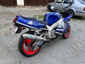 Yamaha YZF 750 R - 5