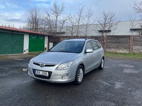 HYUNDAI i30 1.6 CRDI (2010) - 5