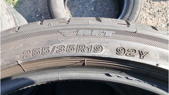 Letní pneu 255/35/19 Bridgestone RFT - 5