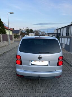 Volkswagen Touran - 5