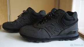 Unisex šedé pevné tenisky NEW BALANCE v.42,5 - 5