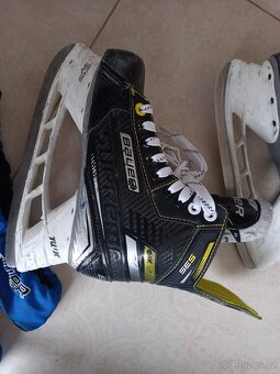 Hokejové brusle Bauer Supreme S35, vel. 3 - 5