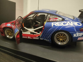 1:18 Autoart Porsche 911 GT3 RS #301 Recaro - 5