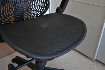 Kancelářská židle Herman Miller Mirra - 5