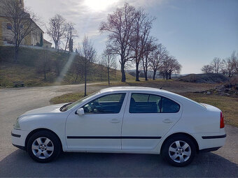 Škoda Octavia, 1.6i-klima-alu-tažné-ČR - 5