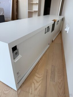 IKEA BESTÅ TV Stolek – Jako Nový - 5