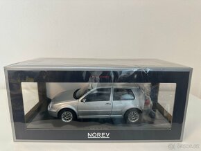 VOLKSWAGEN predam krasny zberatelsky model. Mierka 1:18. - 5