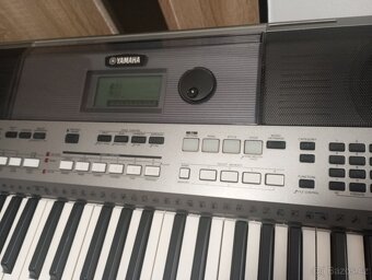 Yamaha PSR E443 top stav - - 5