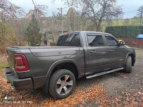 Dodge RAM 5.7 HEMI Laramie 4x4 mod.2020 led panorama blik - 5