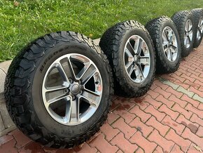 Jeep Wrangler Kola R18 s pneu BF Goodrich All-terrain 255/70 - 5