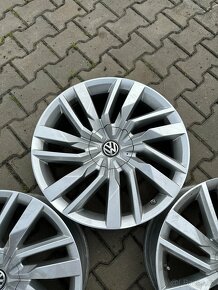 Alu VW Touareg 5x112r19 8j ET 28 TPMS - 5