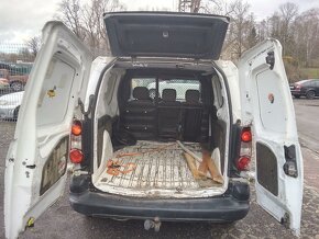 Citroën Berlingo 1,6 diesel 3 místa, výklopná střecha 2012 - 5