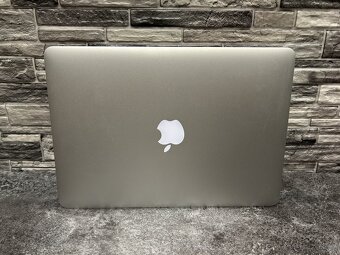 MacBook Air 13" 2015 i5 / 8GB / 128GB - 5