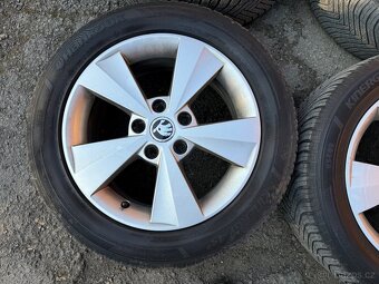 Originalní ALU kola Škoda 5x112 r16 celoroční pneu 7,5mm - 5