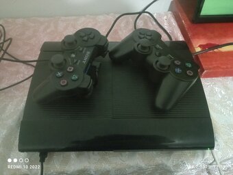 PS3. Sony dva ovladače a jedná hra HDD 500.GB - 5