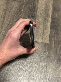 iPhone XS 256 GB šedý - 5