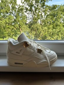 Jordan 4 Retro Metallic Gold - 5