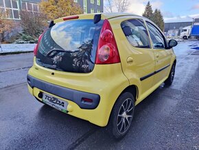 Peugeot 107 1,0i Smile AC + sada pneu - 5