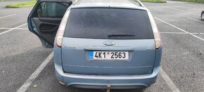 Ford Focus 1.8i - 5