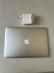 MacBook Air, 13”, rok 2015 - 5