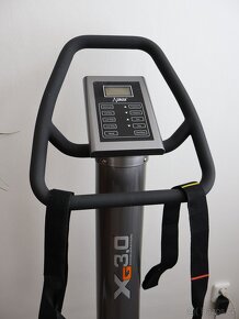 Vibrační fitness stroj DKN XG 3.0 - 5