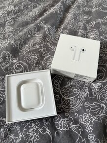 AirPods 1 - 5