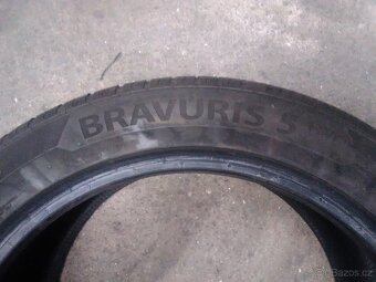 Barum Bravuris 5  235 / 45 / 17 - 5