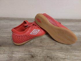 Sálová obuv zn. Umbro, vel. 41 - 5