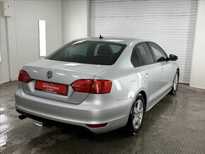 Volkswagen Jetta 1,2 TSI Trendline (2011) - 5