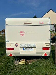 Karavan ADRIA Unica 462 DB, rok 2000, oddělená sprcha - 5