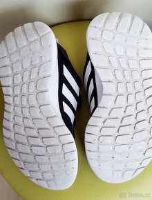 boty Adidas černé vel.  33 - 5