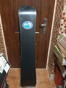 Prodám úplně nový snowboard Volkl Marker 141cm dlouhý. - 5