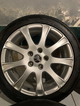 Alu kola Škoda R17 5X112 ZÁNOVNÍ LETNÍ PNEU 225/45 R17 - 5