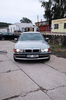 BMW E38 740i - 5