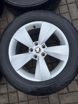 ORIGINÁL Alu Škoda NANUQ R17, 5x112 - ZIMNÍ PNEU - 5