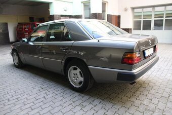 Mercedes-Benz 124 250D turbo - 5