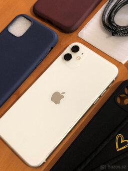 Krásný Apple Iphone 11 64GB White + příslušenství - 5