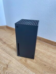 Microsoft Xbox Series X (bez ovladače) - 5