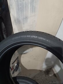 Nové zimní pneu 215/45/20 Nokian WR D4 - 5