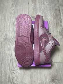 Nike SB Dunk Burgundy Crush - 5