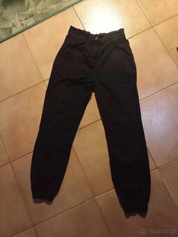 3xdžíny vel.34/XS  Zara,Sinsay,Bershka a 1x kalhoty Aperloth - 5