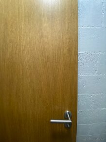 Dveře dřevěné včetně zárubní a kování - 5