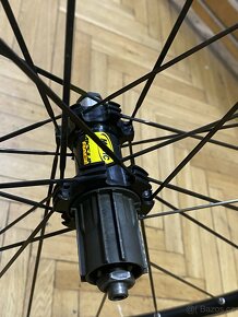 Mavic aksium race 700c kola - 5