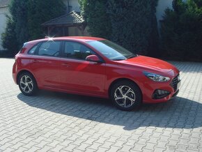 Hyundai i30 1.5i 80kw 2023 1500km nové v ČR - 5