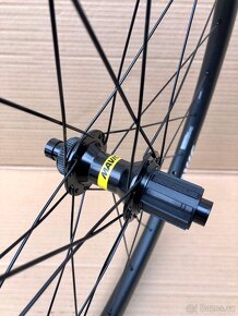 Kola MAVIC COSMIC S 42 Disc CL Carbon UST - 1660 g - 5