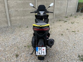 Aprilia SR GT 200 - 5