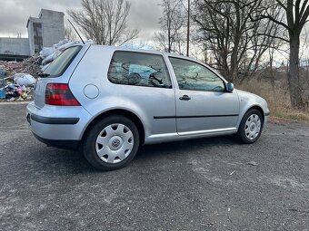 Prodám Volkswagen Golf 1.4 benzín, NOVÁ STK, SERVISNÍ KNIHA - 5