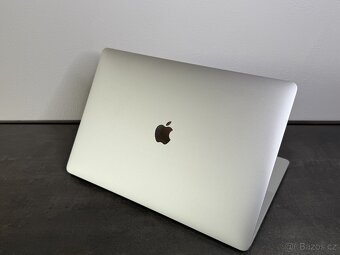 Macbook Pro 15" 2019 i9 / 32GB / 512GB SSD - 5